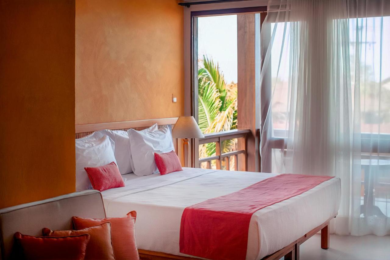 Zorah Beach Hotel ตรายรี ภายนอก รูปภาพ